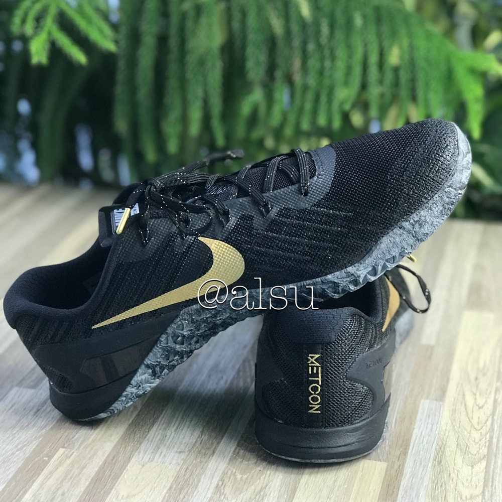 NWT Nike Metcon 3 AMP Black/Gold WMNS - Picture 4 of 6